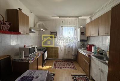Apartament 3 camere decomandate – Str. Metalurgiei, Bacău - 11