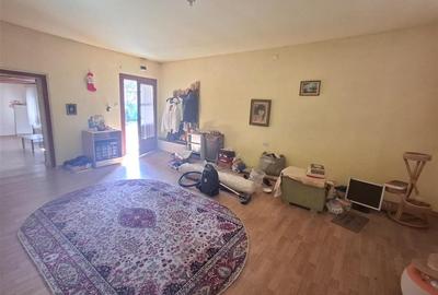 Apartament cu 5 camere semidecomandat în Central