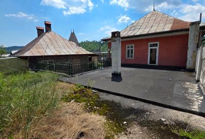 De vanzare spatiu comercial - COMARNIC la DN1 - 8