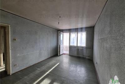 Apartament cu 3 camere in Cartierul Drumul Taberei, sector 6, langa metrou Valea - 1