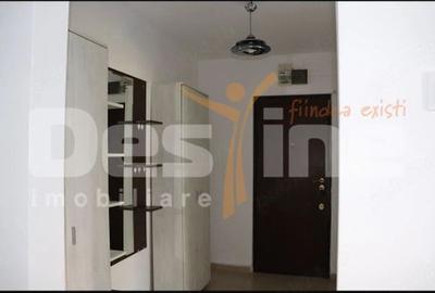 Apartament cu 3 camere semidecomandat, mobilat în Valea Ialomiței