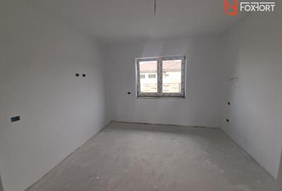 Duplex de vanzare cu 4 camere, cartier Europa, Mosnita Noua - 2