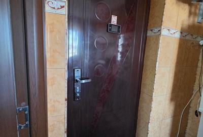 Apartament 3 camere etaj 4 zona liceu Emil Botta Adjud - 8