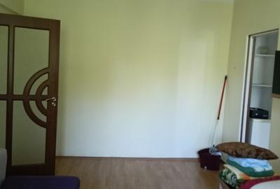 Apartament cu 2 camere semidecomandat în Piața Unirii