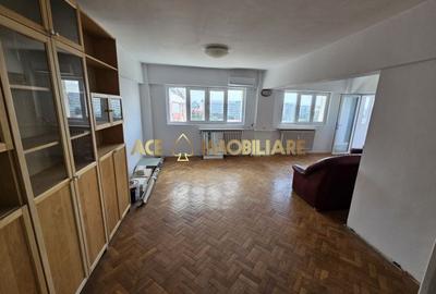 Apartament cu 4 camere decomandat în Obor