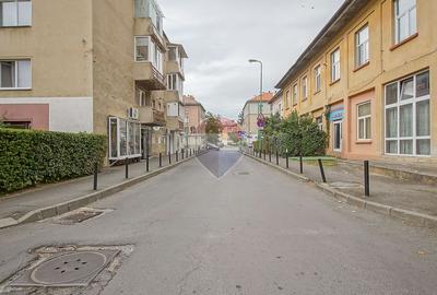 Garsoniera Centrul Civic, bloc apartamente + garaj propriu 15mp - 25