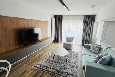 Apartament cu 2 camere semidecomandat, mobilat în P-ța Unirii