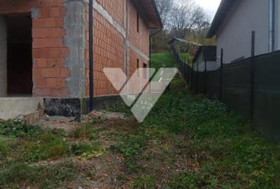 Casa la rosu cu fundatie si structura solida pe 2 niveluri in Cisnadie, - 2