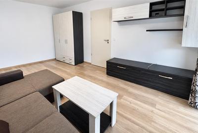 Apartament cu 2 camere decomandat în Tractorul