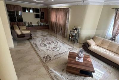 Casă individuală cu 5 camere în Lazuri