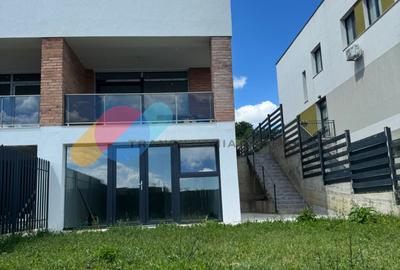 Duplex cu 4 camere în Iris