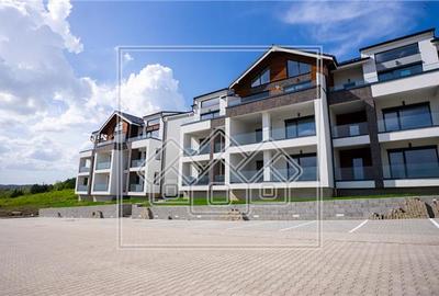 Apartament cu 3 camere decomandat în Exterior Vest