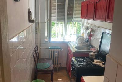 Apartament cu 2 camere semidecomandat în Km 4-5
