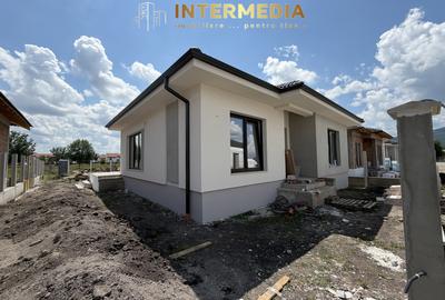 Vanzare Casa Noua 4 camere 2 Bai Terasa S.util 100 mp. Teren 400 mp. Finisata - 3