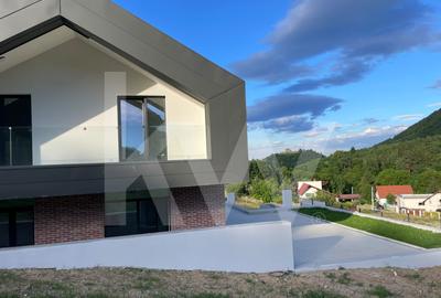Casă arhitectură modernă cu panoramă spre Munții Făgăraș și Cetatea Cisnădioara - 10