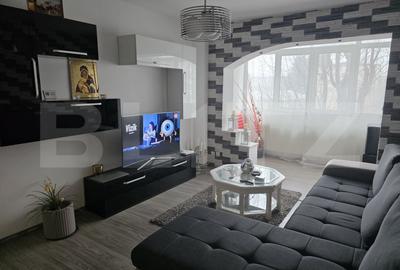 Apartament cu 2 camere semidecomandat, mobilat în Micro 9