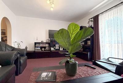Apartament cu 3 camere decomandat, mobilat în Vlahuță