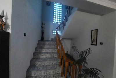 TECHIRGHIOL, CENTRAL, VILA  D+P+1, DESCHIDERE PE COLT, 5 CAMERE, 5 BAI - 24