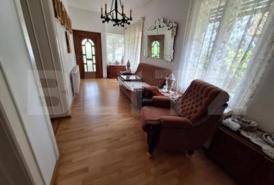 Casă individuală cu 4 camere în Torontalului