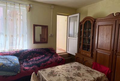 PROPRIETAR – Apartament 1 cameră la curte | Zonă de TOP (Str. Paris / Porumbeilo - 7