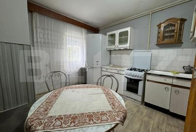 Apartament cu 4 camere decomandat, mobilat în Porolissum