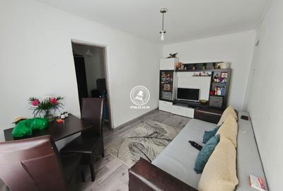 Apartament cu 3 camere decomandat în Tătărași