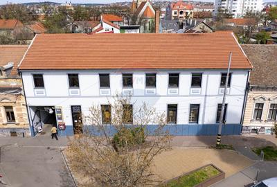 Clădire comercială de vânzare, 2240mp, Ultracentral, str Primăriei - 39