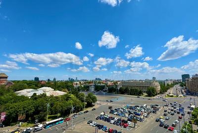 Apartament cu 3 camere decomandat, mobilat în P-ța Victoriei