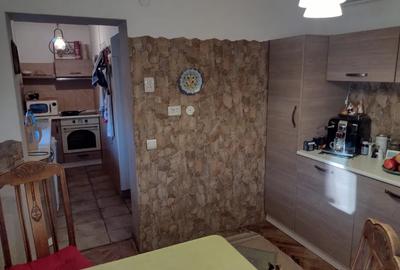 Apartament cu 4 camere decomandat, mobilat în Cotroceni