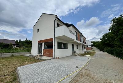 Duplex cu 4 camere în Chinteni