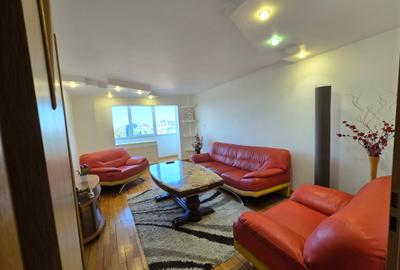 Apartament spatios cu trei camere - 1