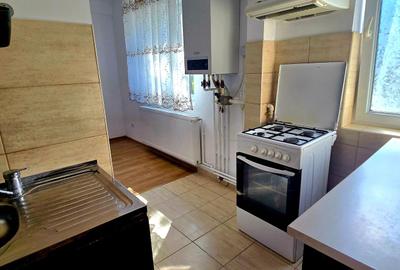Vanzare Apartament 3 camere , etaj 1, Micro 8, Târgoviște - 3