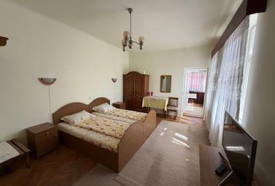 Vilă istorică de vânzare  Castel Aura Buzescu Bușteni  str. Victoriei nr. 11 - 32