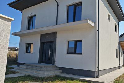 Casă individuală cu 5 camere în Agigea