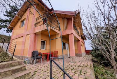 Casă individuală cu 4 camere în Bucium