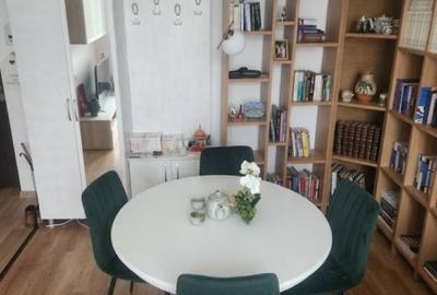 Apartament cu 2 camere decomandat, mobilat în Central