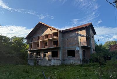 Pensiune de vanzare S+P+2E Almașu Mare | Ideal azil sau turism - 1