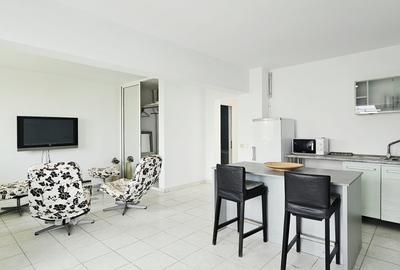 Apartament cu 2 camere decomandat, mobilat în Calea Călărașilor