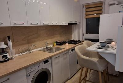 Apartament cu 2 camere decomandat, mobilat în Politehnica