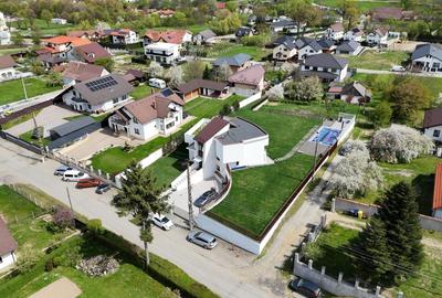 Vila de lux 5 camere +1500mp teren Cisnadie - 16