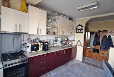 Apartament cu 2 camere decomandat, mobilat în Între Lacuri