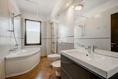 British School la pas , 112 mp + 20 mp terase, Bloc cu doar 9 apartamente - 10