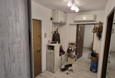 Apartament 2 camere , decomandat, et. 3, strada  Andrei Muresanu - 10