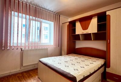 SE VINDE Apartament cu 3 camere semidecomandat, Etaj 3, Mun. Falticeni, jud. SV - 3