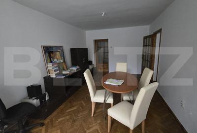 Apartament cu 3 camere decomandat în Micro 15
