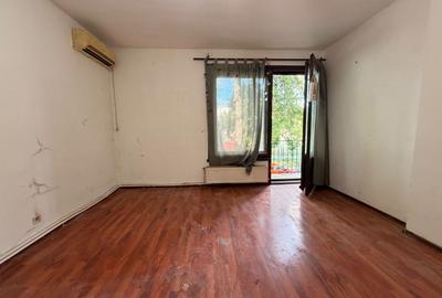 Apartament cu 2 camere nedecomandat în Primăverii