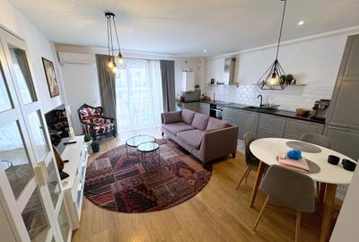Apartament cu 2 camere semidecomandat, mobilat în Zorilor