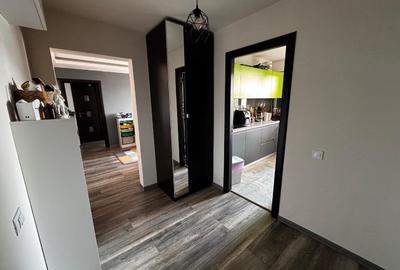 Apartament cu 3 camere semidecomandat, mobilat în Gorjului