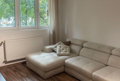 Apartament cu 2 camere semidecomandat în P-ța Victoriei