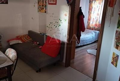 Apartament cu 3 camere decomandat în Florești
